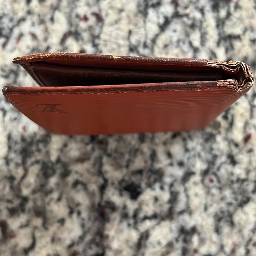 Louis Vuitton Epi Bifold Wallet - Picture 11 of 16